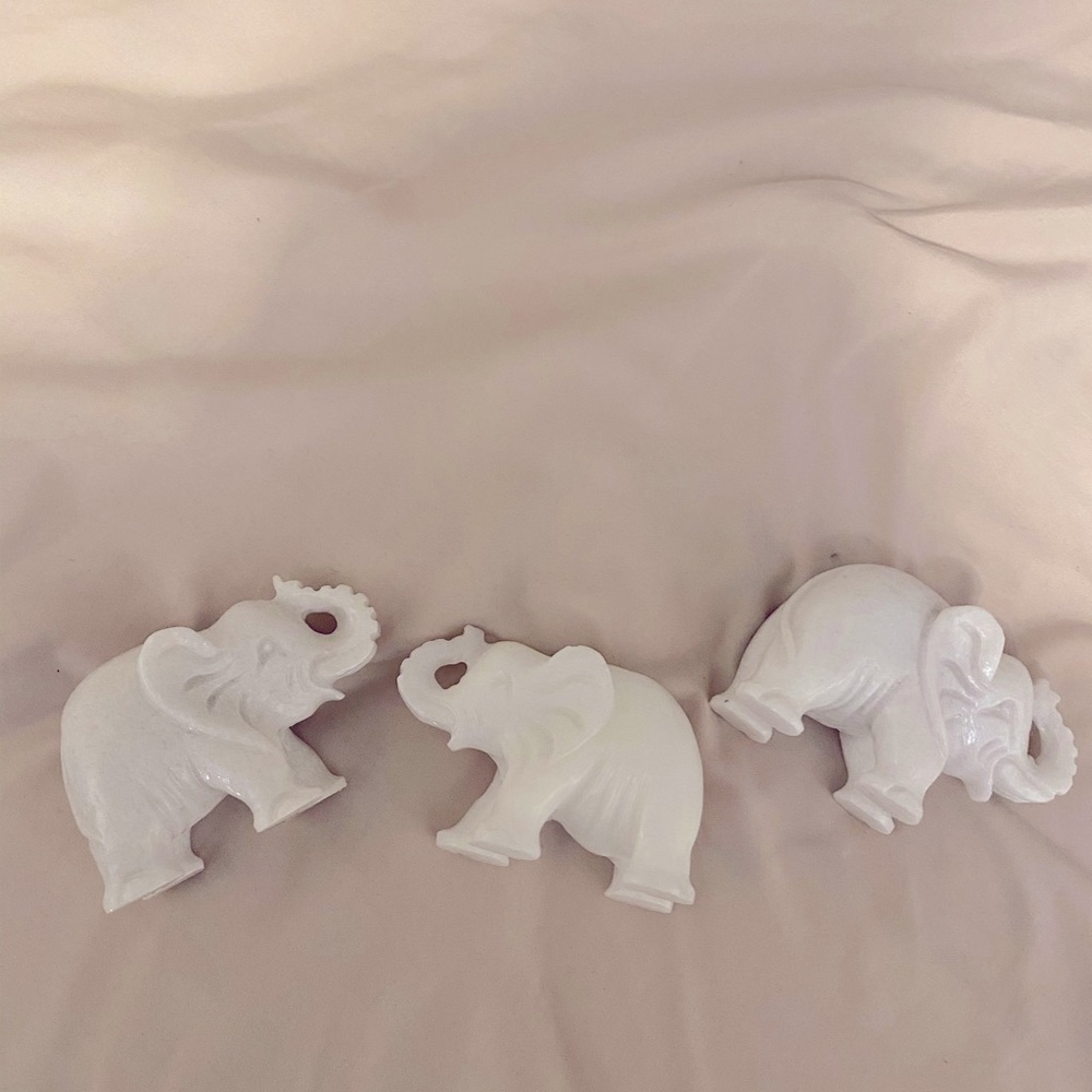 3 Elephants
